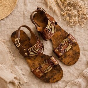 Chinese Laundry brown/ gold strappy flat sandal ❤️ size 7